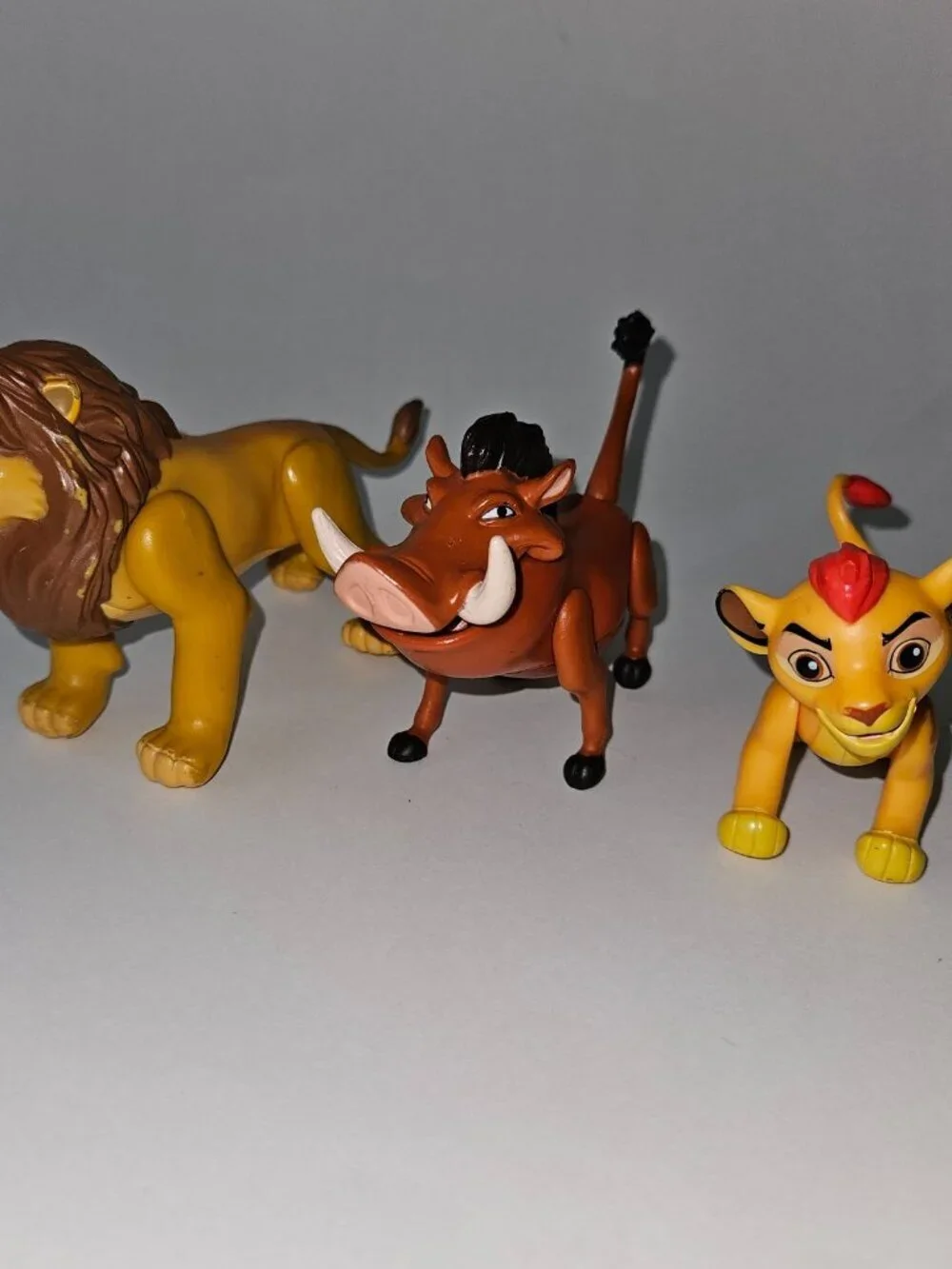 3 Disney Jointed Plastic Toy Figures Lot Lion King Guard Adult Simba Pumbaa Kion
